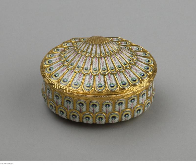 Jean Ducrollay, Snuffbox, 1744, Paris. Gold and enamel. 3.2 x 7.6 x 5.8 cm. The Wallace Collection, London.